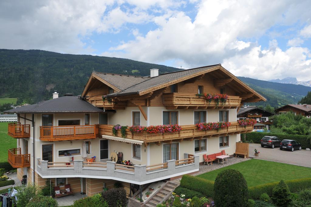 Haus Koessler Hotel Radstadt Exterior foto